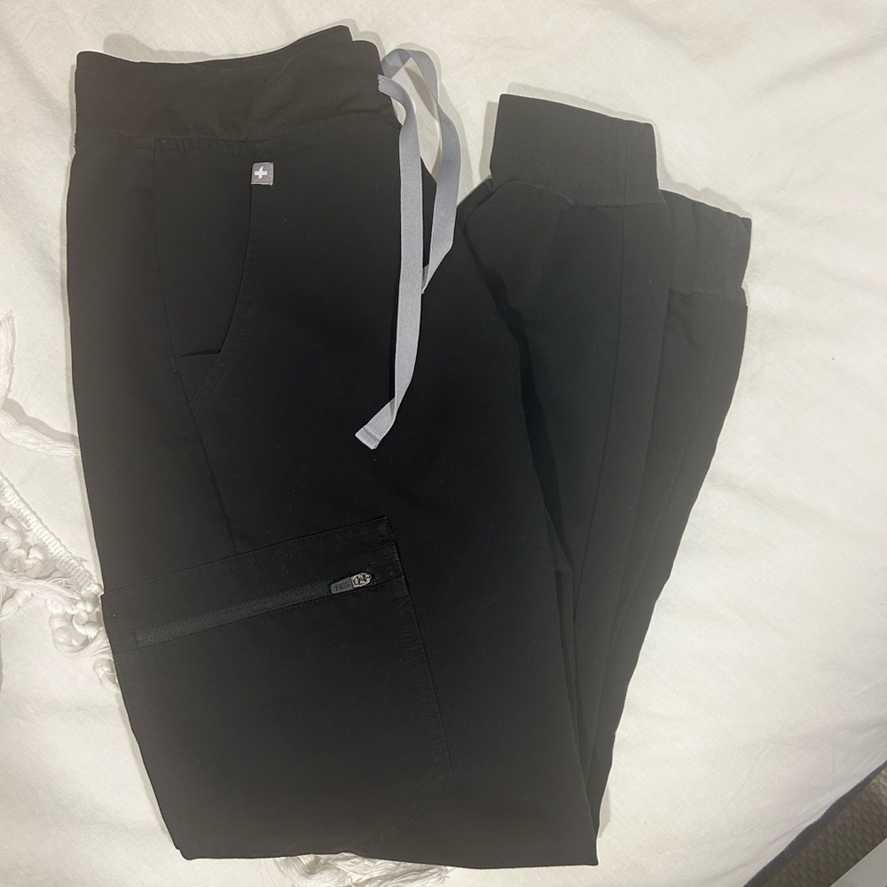 Figs black jogger scrubs XS